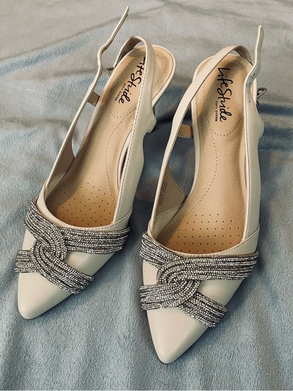 LifeStride Ivory/Cream Rhinestone Pumps Prom Wedding Heels - Picture 2 of 7